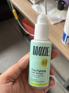 Moxie Frizz Fighting Hair Serum