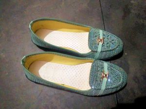 Stylish Green Ballet Flats