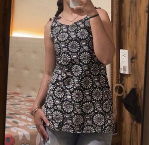 Chic Black & White Sleeveless kurta