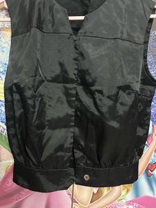 Sleek Black Sleeveless Vest