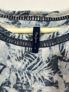 Blue Leaf Print Ruffle Sleeve Top