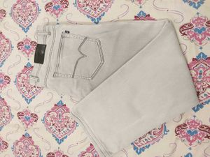 men Light Wash Milan Fit Straight Jeans