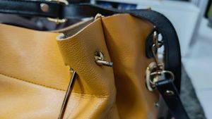 Bagsy Malone Women's Handbag (Mustard)