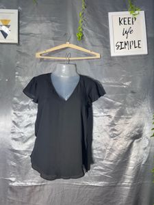 H&amp;M Chic Black V-Neck Flutter Sleeve Top