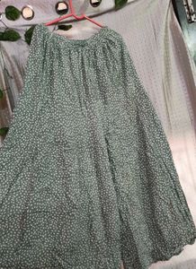 Elegant White &amp; Green Kurta Set