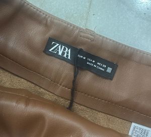 Brown pleated skirt