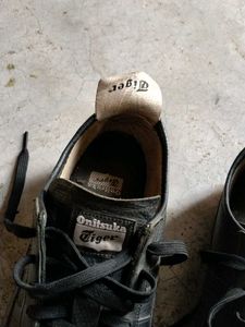 Onitsuka Tiger Black Leather Sneakers