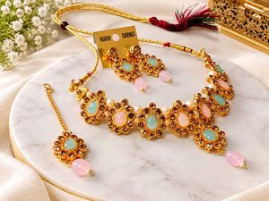 Elegant Gold-Plated Kundan Necklace Set