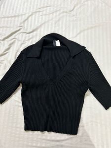 H&amp;M Ribbed Collared V-Neck Top