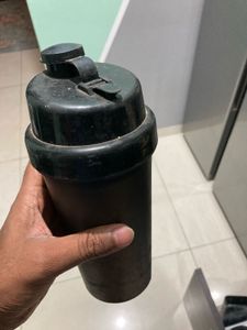 Black Shake Sports Bottle