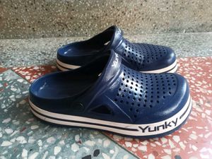Yunky Navy Blue Clogs | Lightweight | Comfortable
