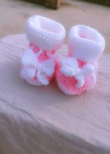 Adorable Pink &amp; White Crochet Baby Booties
