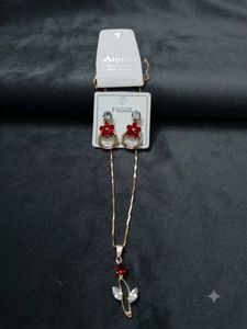 Chic Flower & Crystal Necklace Set