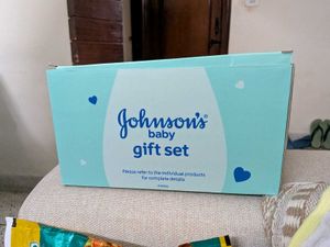 Johnson's Baby Care Essentials Lot