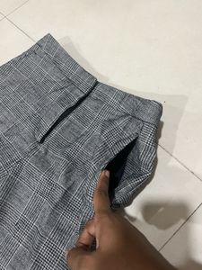 H&amp;M Grey Plaid Slim Fit Pants with Pockets