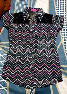 Geometric Print Short Sleeve Top