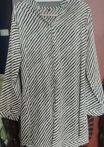 Chic Black &amp; White Striped Tunic