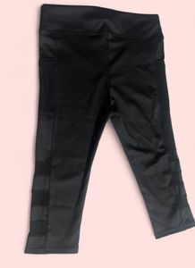 Black Capri Leggings Size S