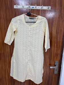 Elegant Off-White Embroidered Kurta