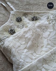 🤍 CUTE EMBELLISHED BRALETTE