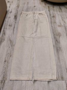 Ma5394 Zara jeans waist 28 inches