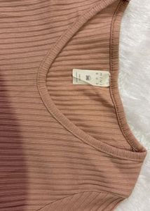 Ribbed V-Neck 3/4 Sleeve Top