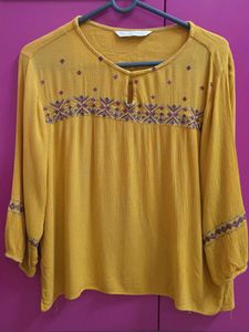 DJ & CDJ Crinkle Top with Placement Embroidery Yel