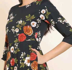 Black A line top with pockets...😍