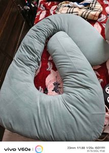 U-Shaped Pregnancy Pillow