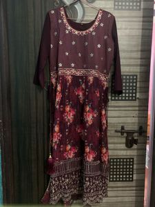 Floral Embroidered Kurta Set🌺