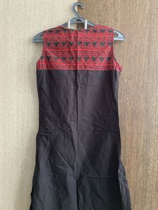 Sleeveless Kurti from Rangmanch