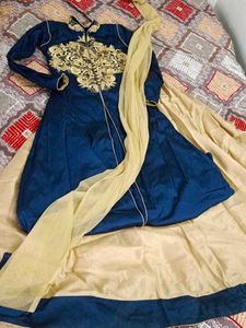 Elegant Blue Embroidered Kurta Set