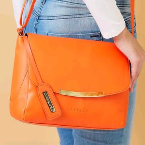 Caprese womens YONDELLA Sling Bag