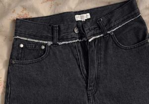 Dark Grey Distressed Straight-Leg Jeans 🖤