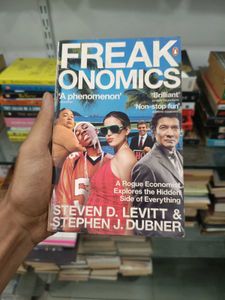 Freakonomics: A Rogue Economist Explores the Hidde