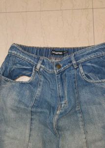 Stylish Split-Hem Denim Jeans