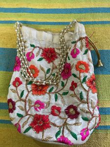 Floral Embroidered Drawstring Pouch