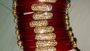 Elegant red &amp; Gold Bangles
