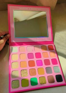 Makeup Eyeshadow + Highlighter Combo Kit