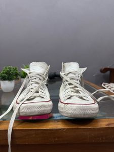 converse white sneaker