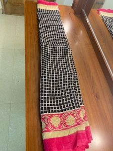 ❤️Black &amp; White Grid Saree with Pink Border❤️