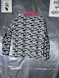 H&amp;M Geometric Print Long Sleeve Top