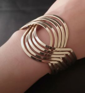 GOLD CHIC CUFF BRACELET