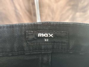 black demin shorts
