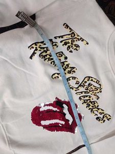 Stylish White Graphic Sweatshirt