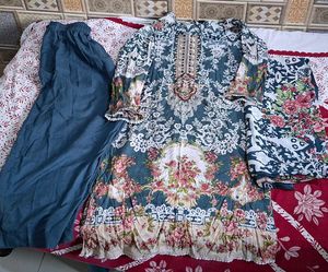 Beautiful Floral Print Kurta Set
