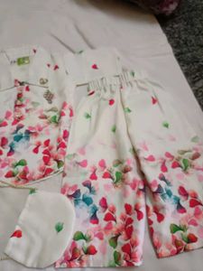 Beautiful Floral Kurta size 20