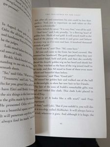 Norse Mythology by Neil Gaiman Big Paperback