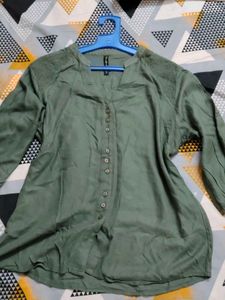 Stylish Green V-Neck Button-Up Tunic