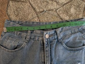 Distressed Wide Leg Jeans